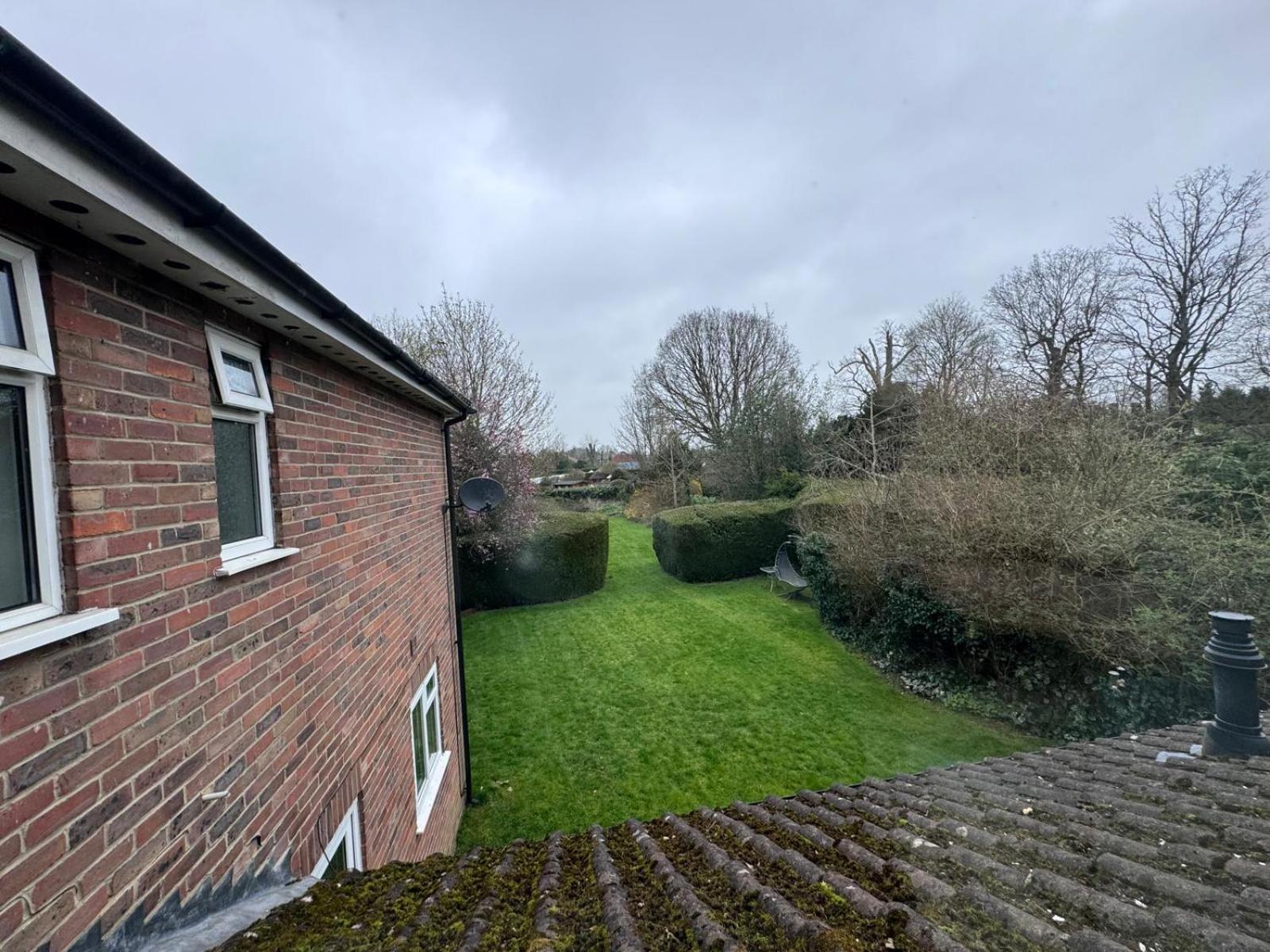 High Trees Guest House Gatwick 홀리 외부 사진