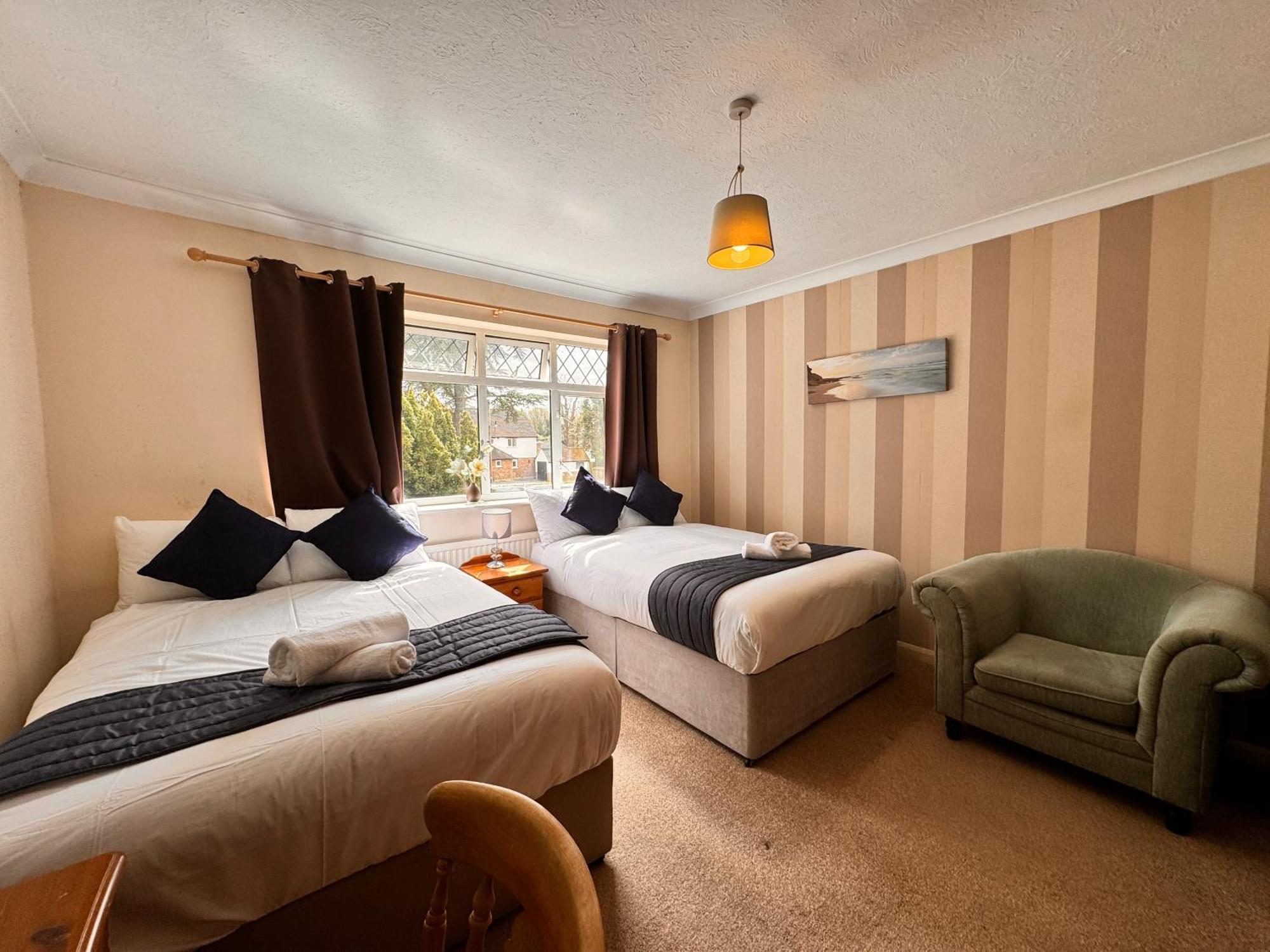 High Trees Guest House Gatwick 홀리 외부 사진