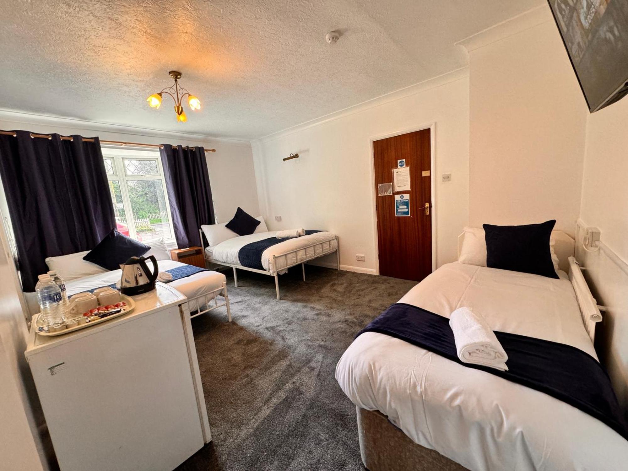High Trees Guest House Gatwick 홀리 외부 사진