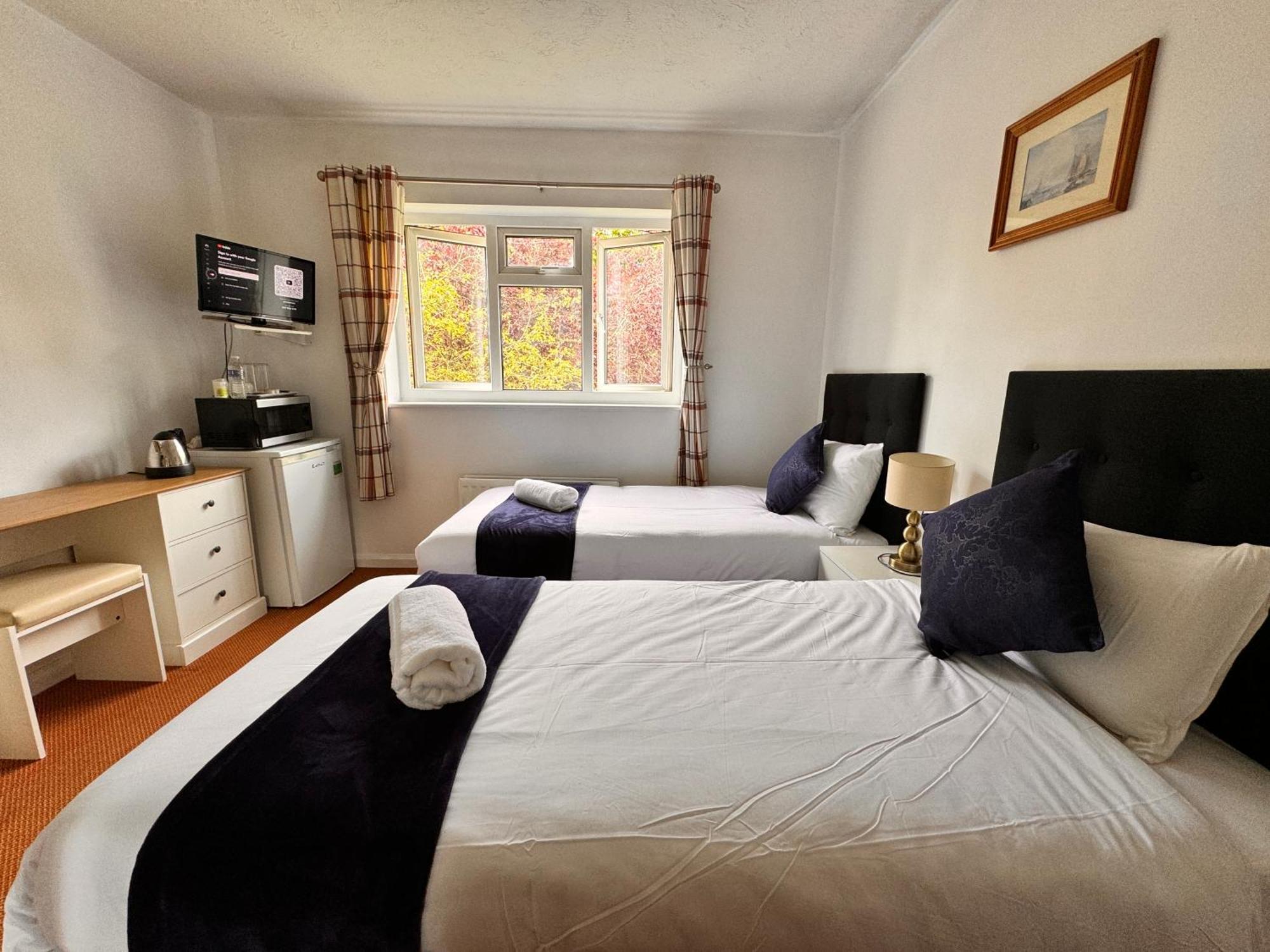 High Trees Guest House Gatwick 홀리 외부 사진