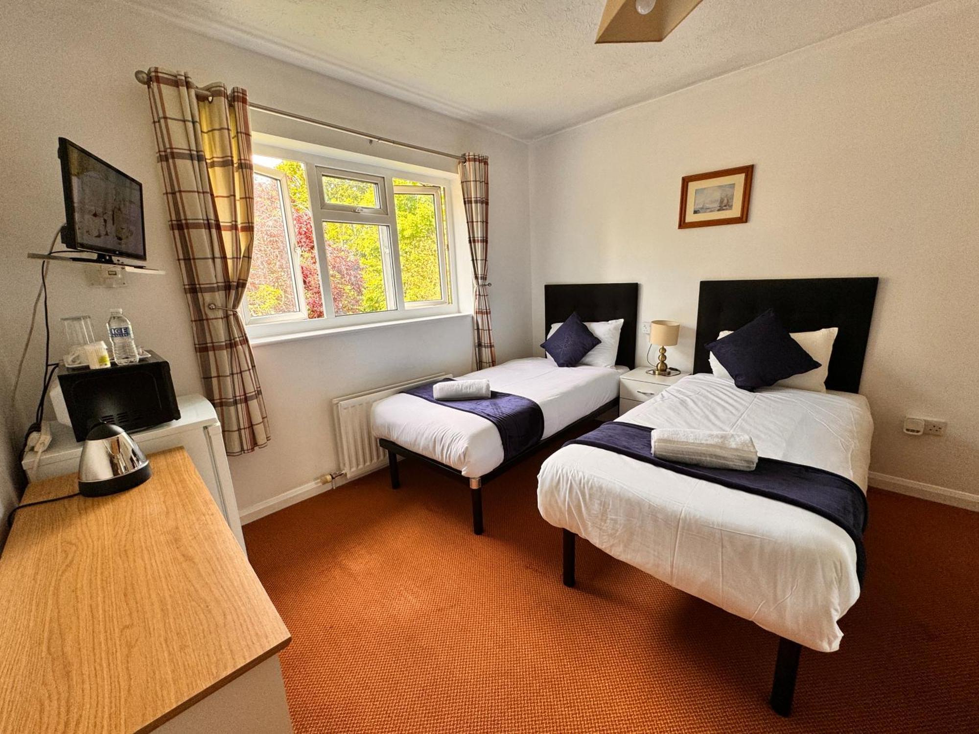 High Trees Guest House Gatwick 홀리 외부 사진