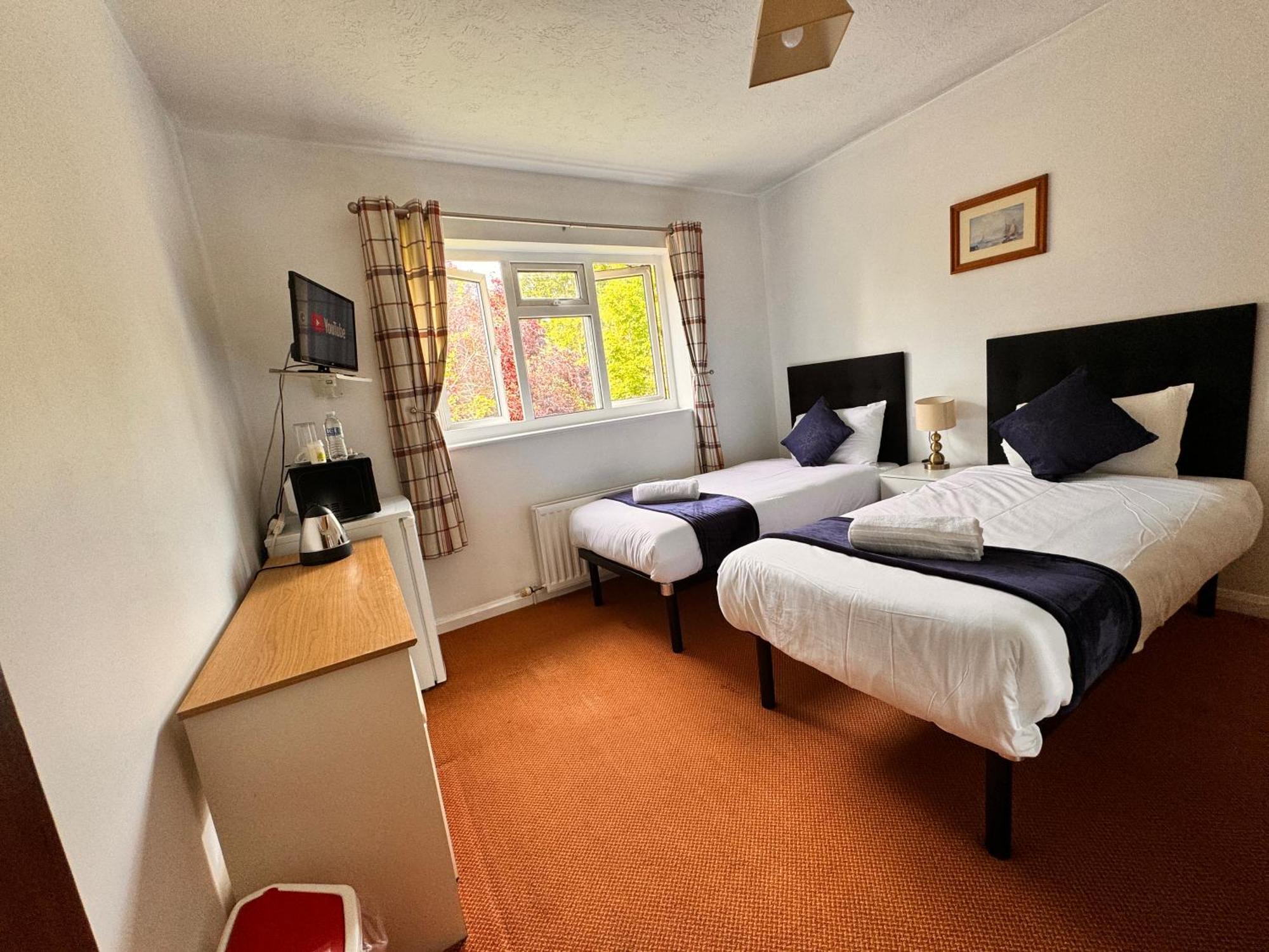 High Trees Guest House Gatwick 홀리 외부 사진