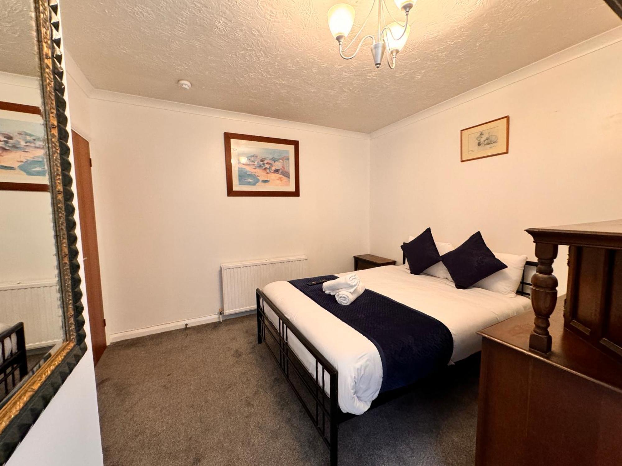 High Trees Guest House Gatwick 홀리 외부 사진